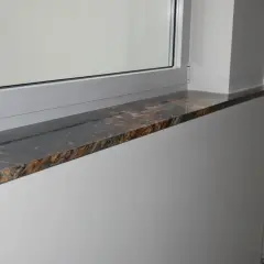 Jak trwale przykleić parapet z konglomeratu bez przykrych niespodzianek