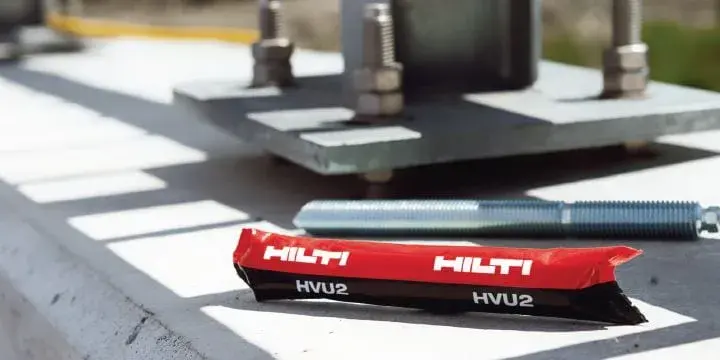 Kotwy wklejane Hilti M12: Profesjonalne mocowanie bez błędów i wpadek