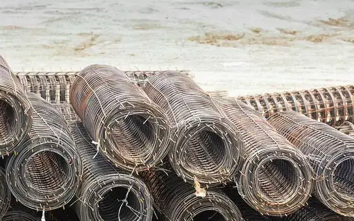 Ile kosztuje ogrodzenie z siatki? Sprawdź ceny i uniknij wpadek
