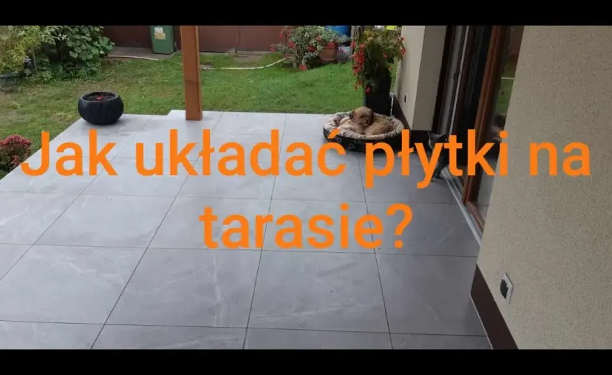 Jak położyć płytki na tarasie: 8 kroków do trwałego efektu
