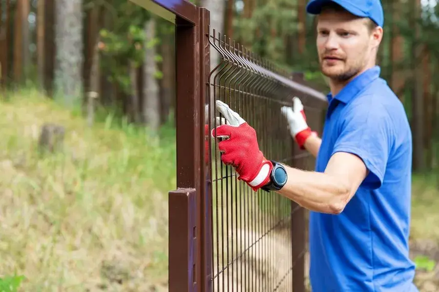Jak postawić ogrodzenie panelowe krok po kroku bez kosztownych błędów