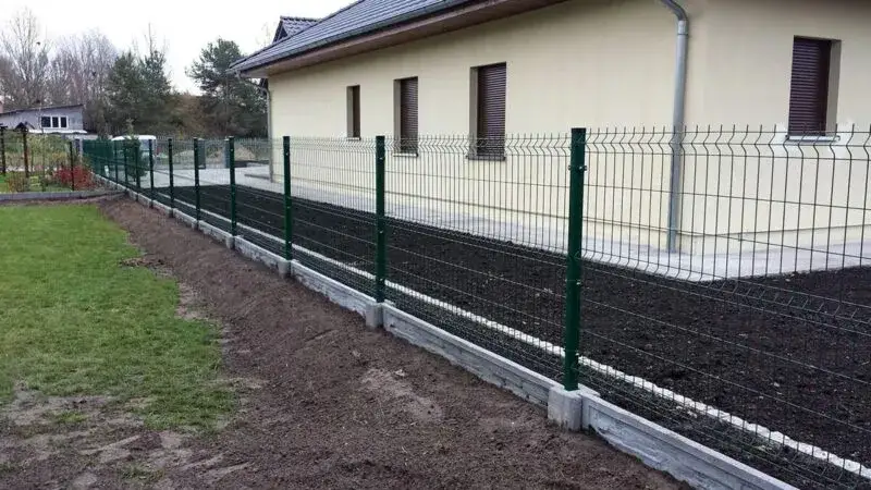 Zdjęcie Ile kosztuje robocizna ogrodzenia panelowego? Uniknij wpadek i poznaj prawdziwe ceny